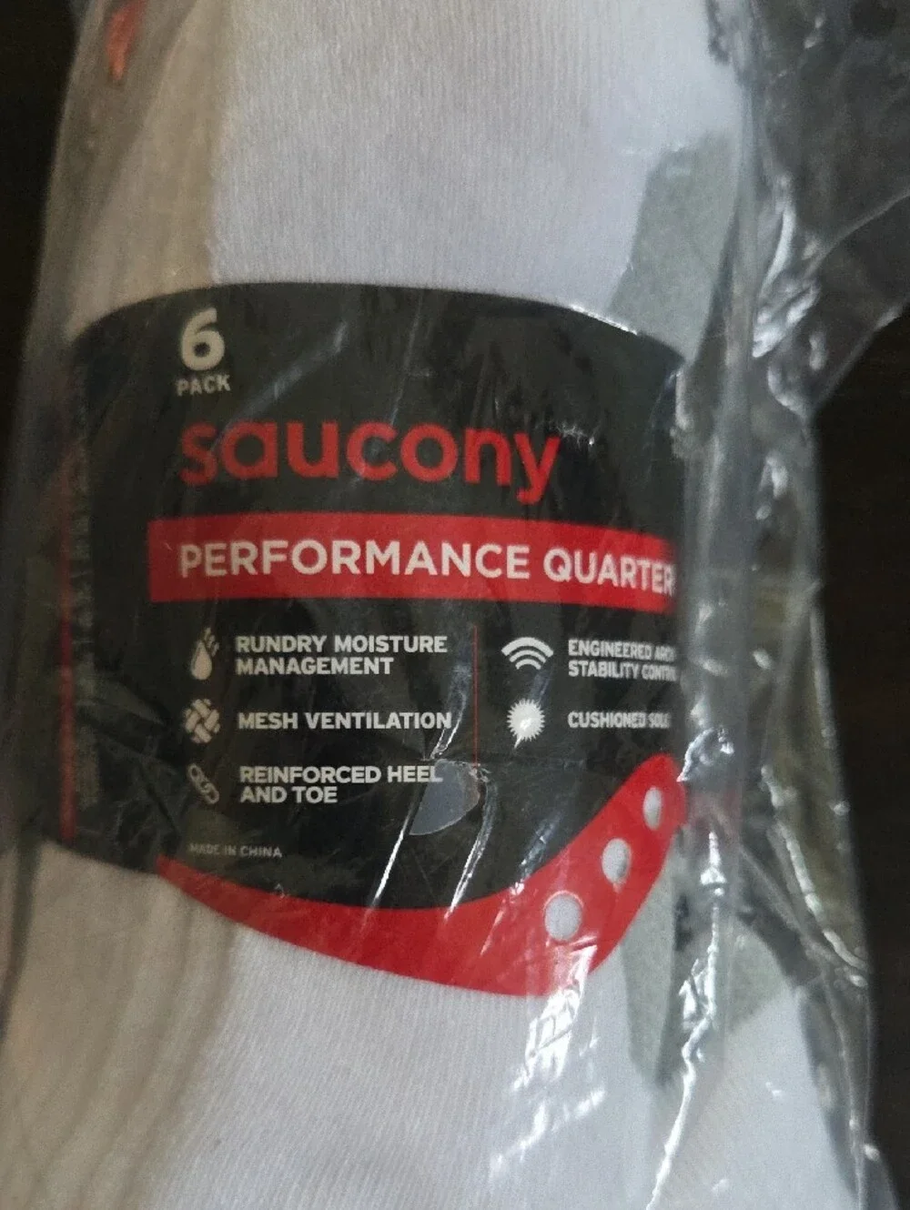 Saucony White Performance Quarter Socks with Gray Accents (6-Pack)